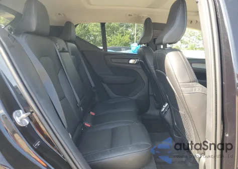 2024 Volvo Xc40 Plus z USA, uszkodzony, nr VIN YV4L12UL3R2274043